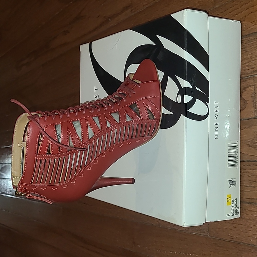 Nine West red leather. cut out lace up open toe bootie. Sz 6.